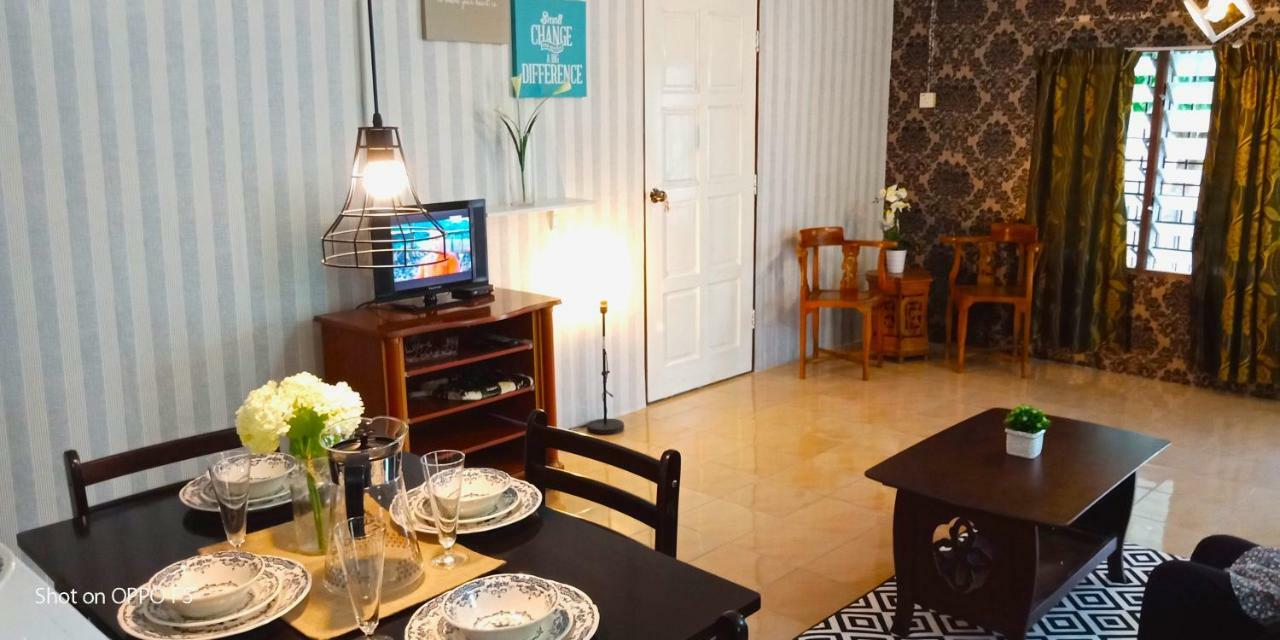 Rumah Tamu Azizah Kampong Tanjong Bayan Exteriör bild